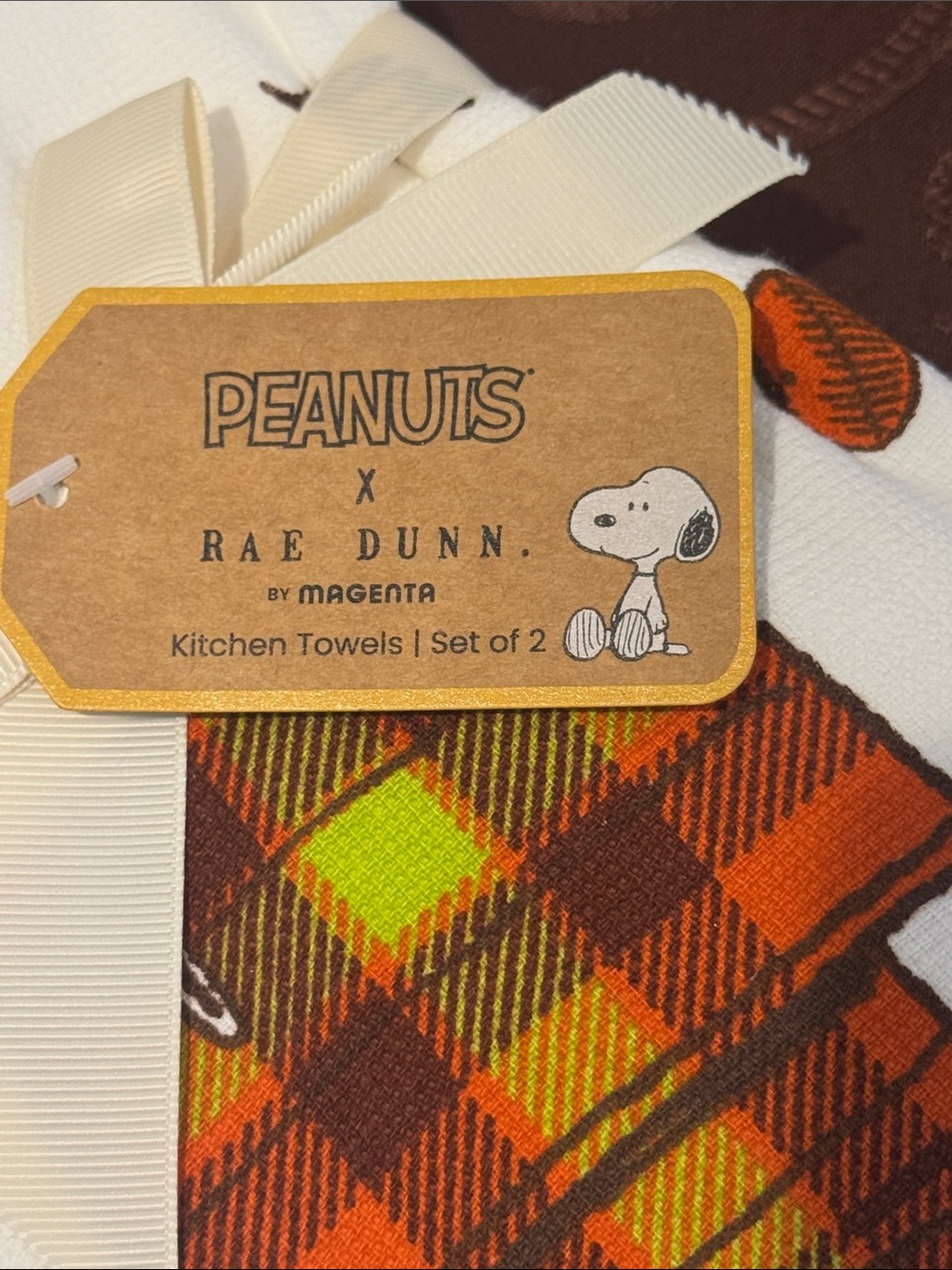 🏈🍂Rae Dunn Snoopy 'Football Season' Kitchen Towel Set - Picture 3 of 7